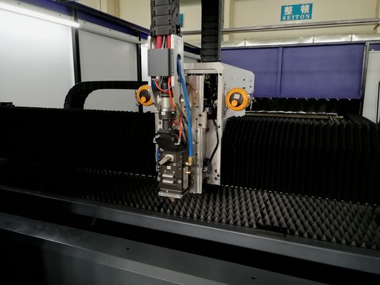 Professional CNC Laser Cutting Machine 380V 50Hz with Automatic Focus Cutting Head